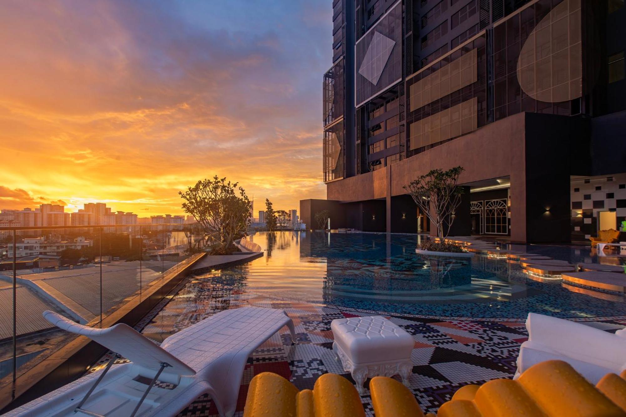 Starsuiteac At Arte Cheras With Soundproof Karaoke, Billiard, Air-hockey Apartment